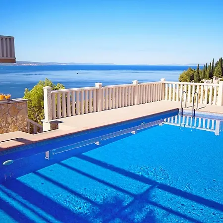 Willa Ana With Private 50m2 Pool, 7 Bedrooms, 7 Bathrooms, 18 Persons Max *