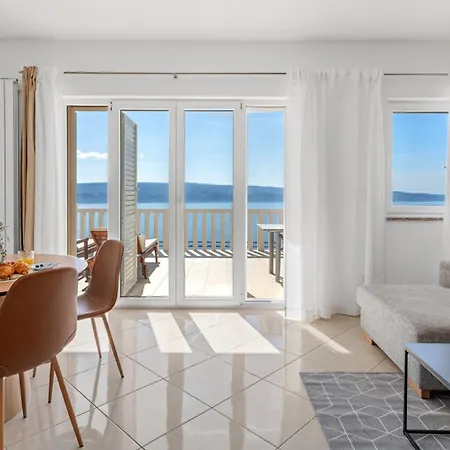 Willa Ana With Private 50m2 Pool, 7 Bedrooms, 7 Bathrooms, 18 Persons Max Stanici