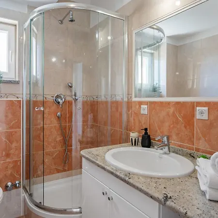 Ana With Private 50m2 Pool, 7 Bedrooms, 7 Bathrooms, 18 Persons Max Willa Stanici