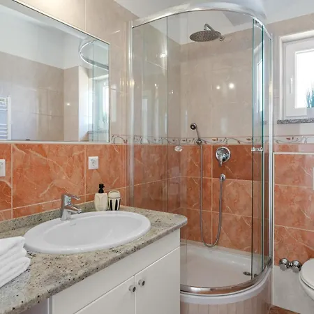 Willa Ana With Private 50m2 Pool, 7 Bedrooms, 7 Bathrooms, 18 Persons Max Stanici