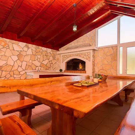 Ana With Private 50m2 Pool, 7 Bedrooms, 7 Bathrooms, 18 Persons Max Stanici