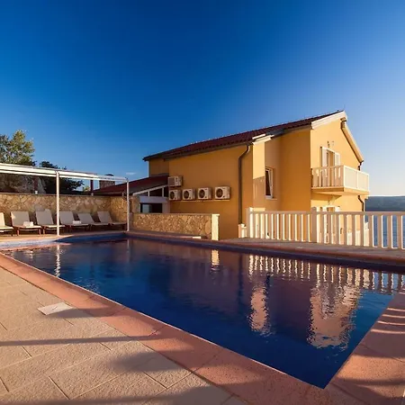 Ana With Private 50m2 Pool, 7 Bedrooms, 7 Bathrooms, 18 Persons Max Willa *